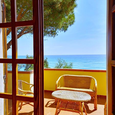 Villa Papiyon - Accesso Privato Alla Spiaggia Cala Liberotto Exterior photo
