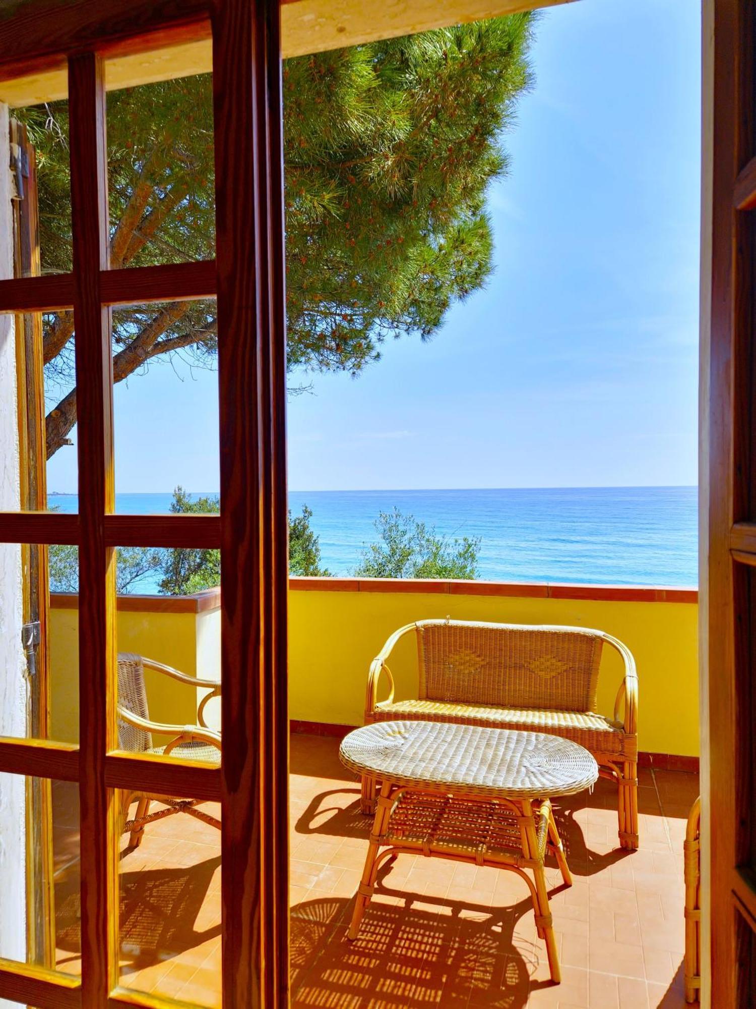 Villa Papiyon - Accesso Privato Alla Spiaggia Cala Liberotto Exterior photo