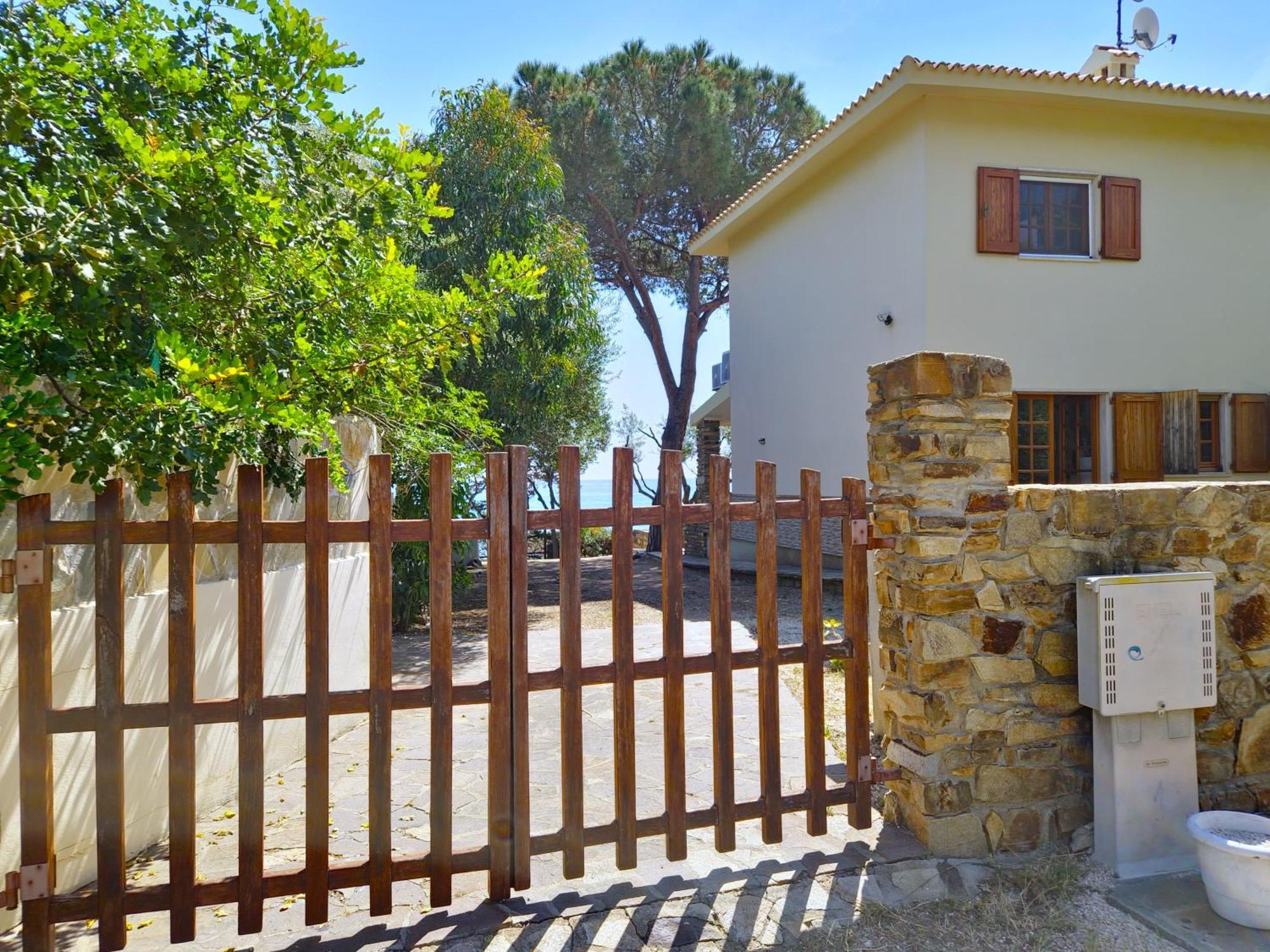 Villa Papiyon - Accesso Privato Alla Spiaggia Cala Liberotto Exterior photo