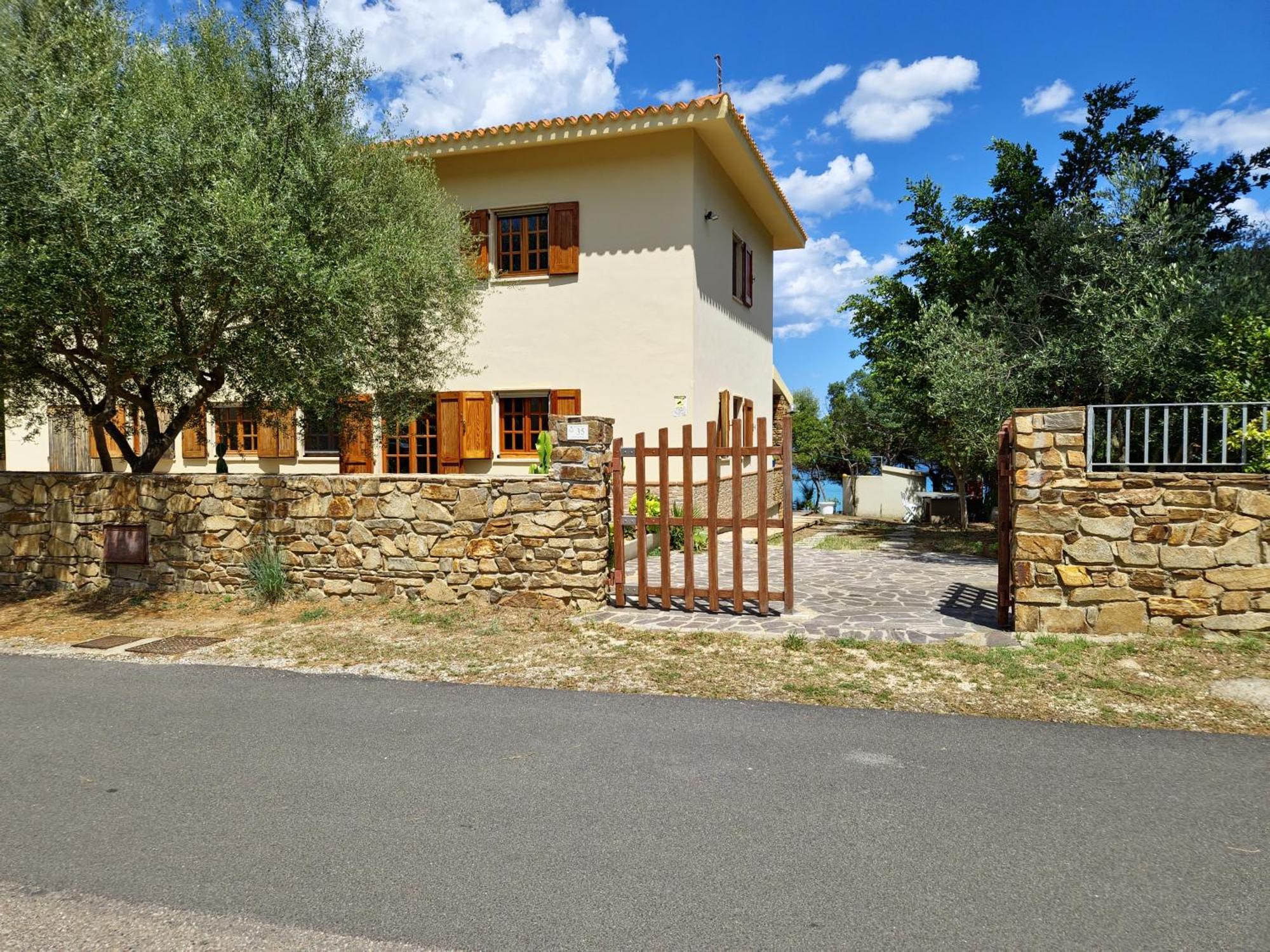 Villa Papiyon - Accesso Privato Alla Spiaggia Cala Liberotto Exterior photo